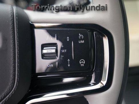 Used 2025 Land Rover Range Rover Velar Dynamic SE image 20