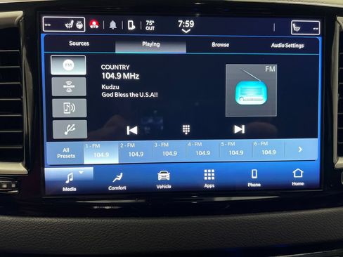 Used 2024 Chrysler Pacifica Touring-L FWD image 68