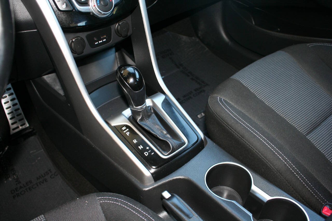 Used 2013 Hyundai Elantra GT w/ Touch & Go Pkg FWD image 18