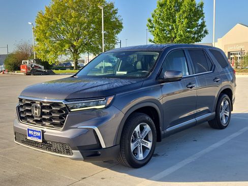 Used 2025 Honda Pilot EX-L image 8