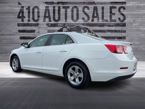 Used 2016 Chevrolet Malibu LT image 8
