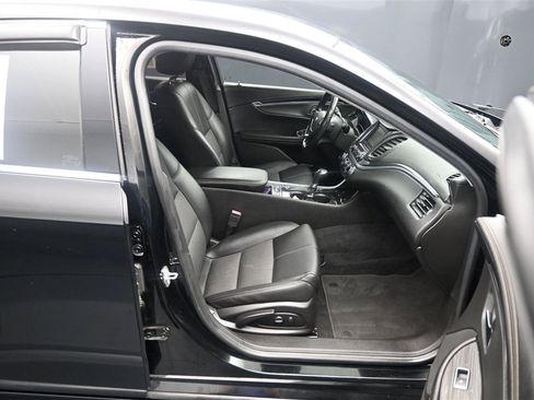 Used 2019 Chevrolet Impala LT w/ LT Convenience Package FWD image 9