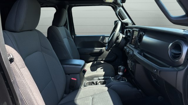 Used 2023 Jeep Gladiator Sport AWD/4WD image 24