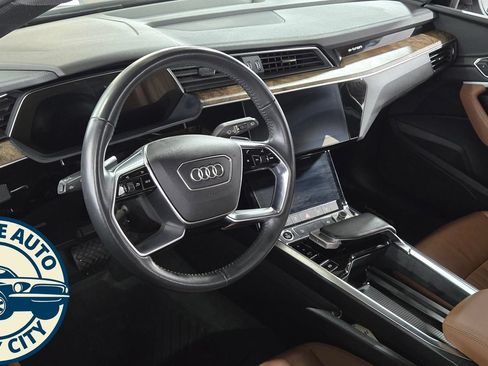 Used 2021 Audi e-tron Premium w/ Convenience Plus Package AWD/4WD image 11