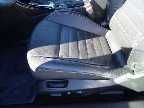 Used 2019 Buick Cascada Premium image 10