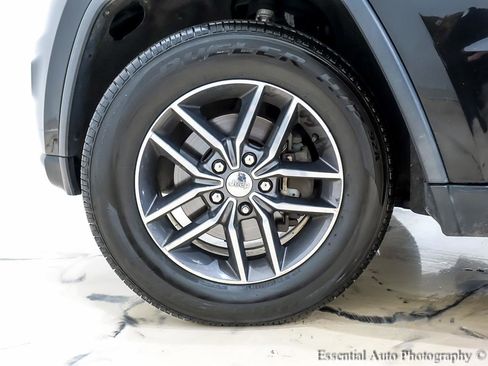 Used 2018 Jeep Grand Cherokee Limited w/ Luxury Group II image 12