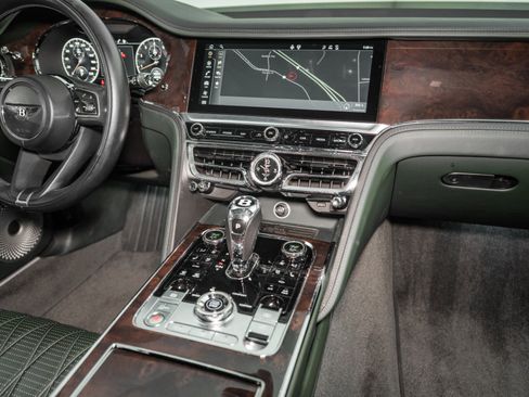 Certified 2022 Bentley Flying Spur V8 image 33