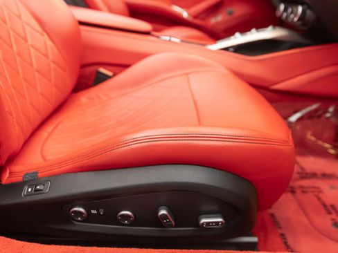 Used 2016 Ferrari California T image 13