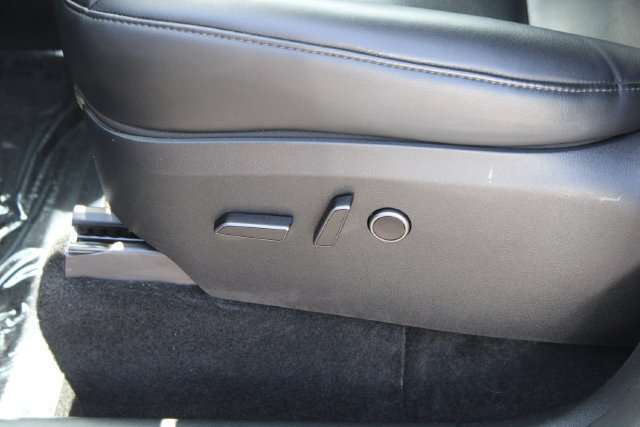 Used 2023 Tesla Model Y 2WD image 39