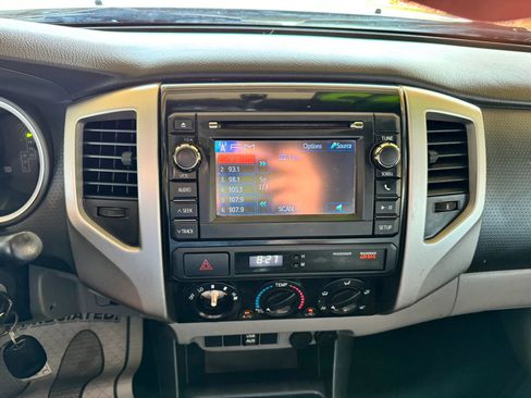Used 2013 Toyota Tacoma PreRunner w/ SR5 Pkg RWD image 14