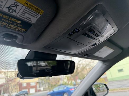 Used 2019 Toyota Highlander SE image 21