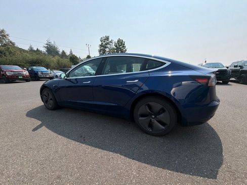 Used 2020 Tesla Model 3 Standard Range Plus RWD image 3