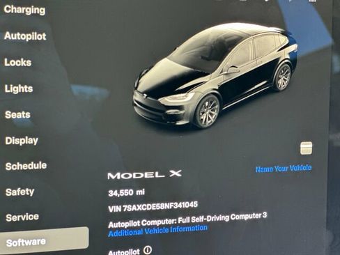 Used 2022 Tesla Model X image 32