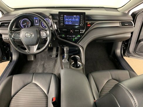 Used 2023 Toyota Camry SE image 10