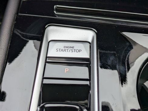 Certified 2024 Volkswagen Atlas SEL Premium R-Line image 34