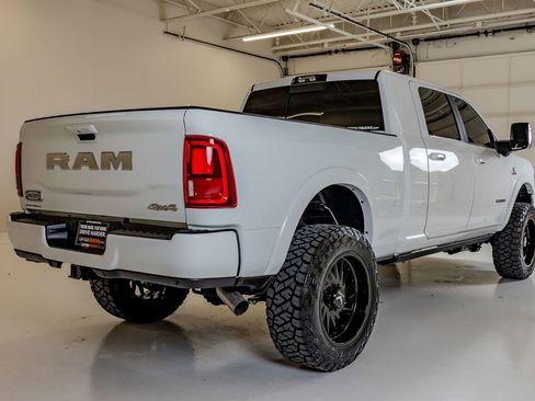 Used 2025 RAM 2500 Limited AWD/4WD image 10