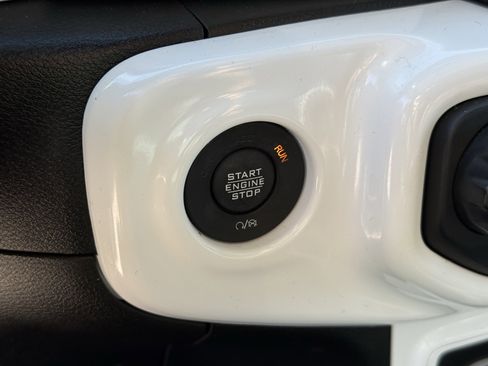 Used 2020 Jeep Wrangler Unlimited Sport S image 24