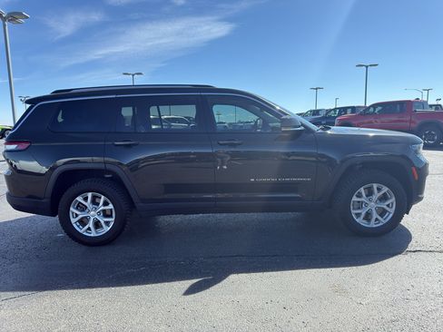 Certified 2023 Jeep Grand Cherokee L Limited w/ Trailer Tow Group (B) image 4