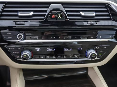 Used 2020 BMW M550i xDrive w/ Executive Package image 19