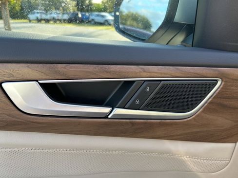 New 2026 Volkswagen Atlas SE image 12