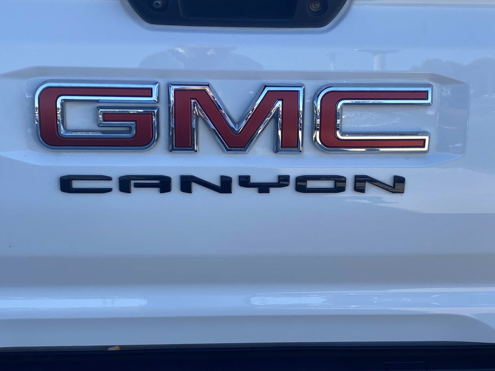 Used 2024 GMC Canyon AT4 w/ Canyon Safety Plus Package AWD/4WD image 6
