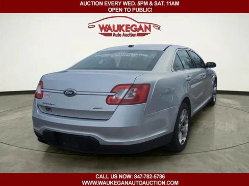 Used 2010 Ford Taurus SEL image 4