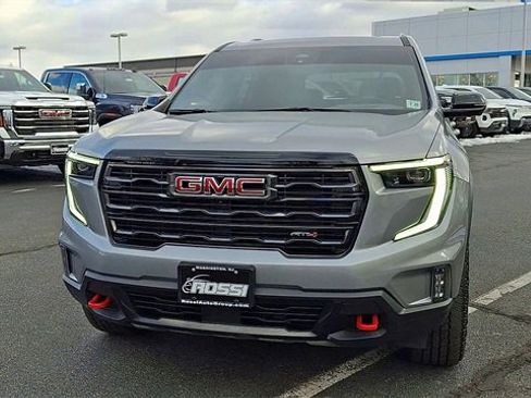 Used 2024 GMC Acadia AT4 w/ Luxury Package image 3
