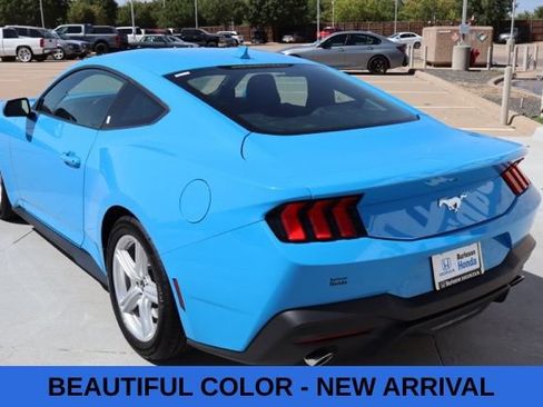 Used 2026 Ford Mustang Premium RWD image 5
