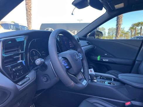 New 2026 Lexus TX 500h AWD image 21
