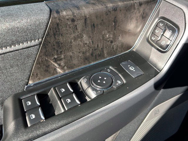 Used 2024 Ford F350 Lariat w/ Lariat Ultimate Package AWD/4WD image 33