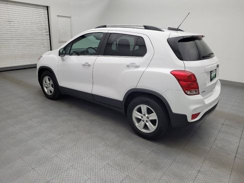 Used 2020 Chevrolet Trax LT w/ Driver Confidence Package FWD image 3