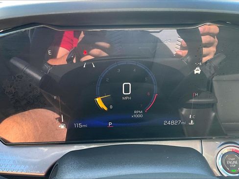 Used 2025 Chevrolet Trax ACTIV FWD image 24
