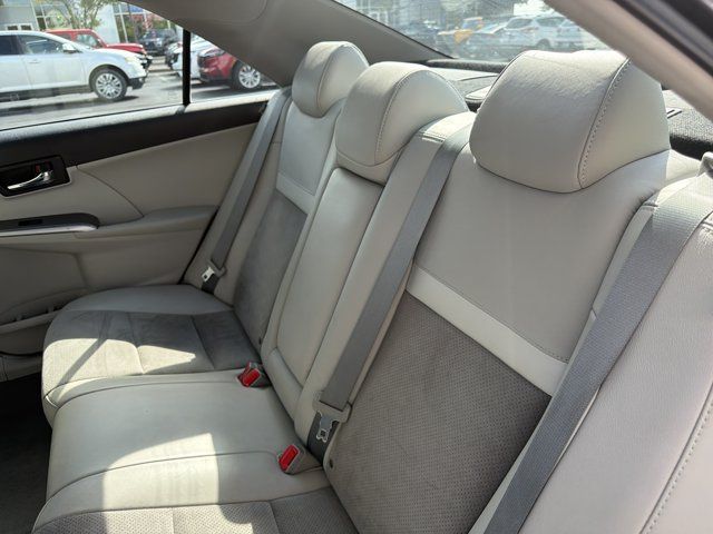 Used 2012 Toyota Camry XLE w/ Leather Pkg FWD image 7