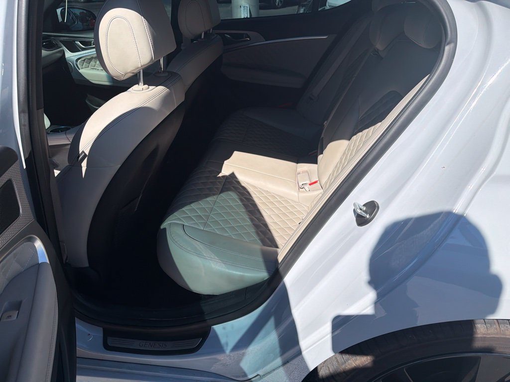 Used 2022 Genesis G70 3.3T RWD image 6