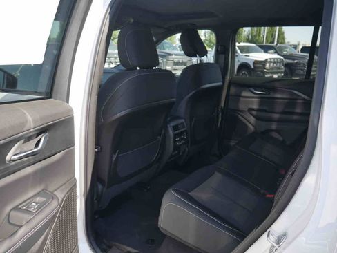 New 2025 Jeep Grand Cherokee Laredo X image 10