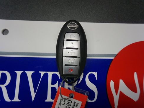 Used 2019 Nissan Armada Platinum image 21