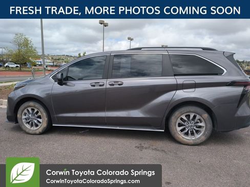 Used 2024 Toyota Sienna LE w/ LE Plus Package AWD/4WD image 7