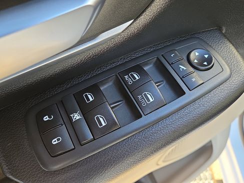 Used 2020 RAM 1500 Big Horn image 11