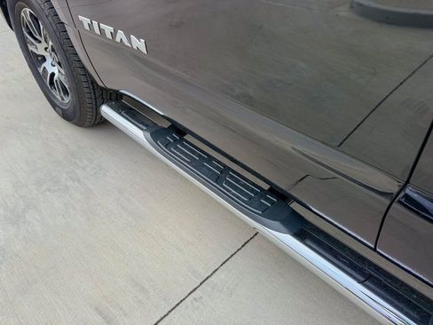 Used 2024 Nissan Titan SV w/ SV Convenience Package image 11
