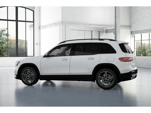 Used 2026 Mercedes-Benz GLB 250 4MATIC image 31