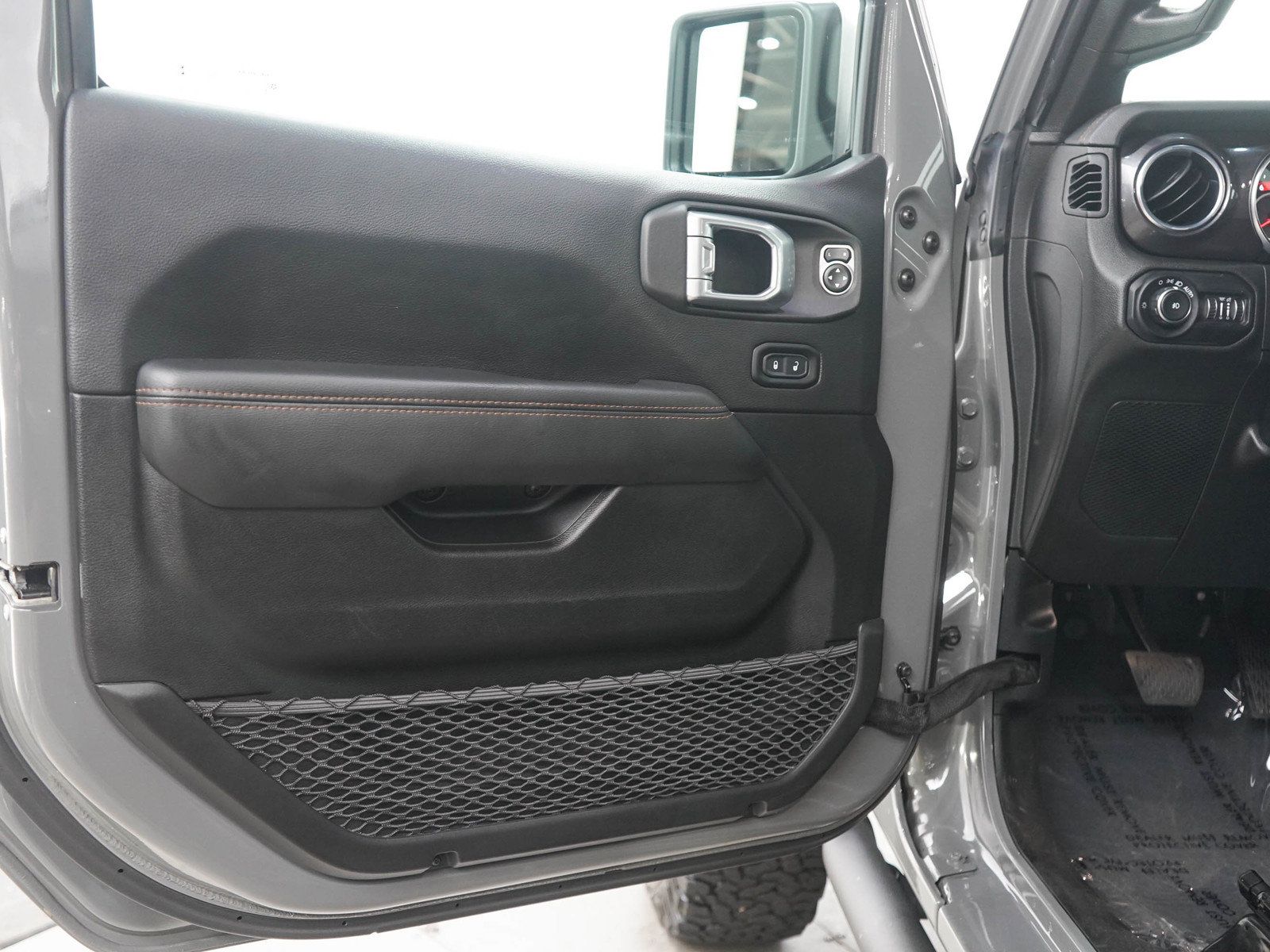 Used 2021 Jeep Wrangler Unlimited Rubicon AWD/4WD image 18