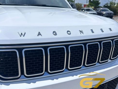 Used 2024 Jeep Wagoneer L Series II RWD image 9