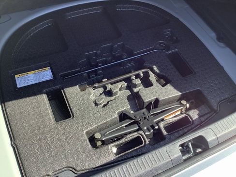 Used 2023 Toyota Camry XLE image 29