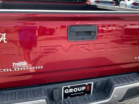 Used 2021 Chevrolet Colorado LT w/ Safety Package RWD image 31