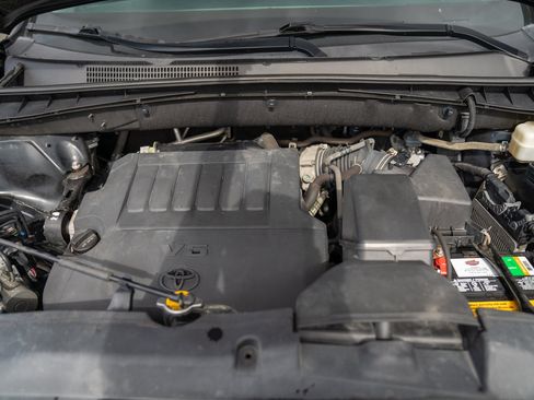 Used 2014 Toyota Highlander Plus FWD image 29