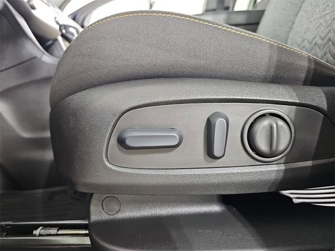 Certified 2023 Chevrolet Equinox LT image 35