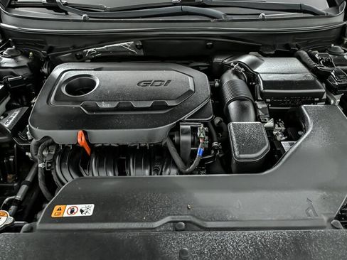 Used 2017 Hyundai Sonata SE w/ Cargo Package FWD image 12
