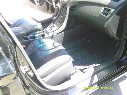 Used 2013 Hyundai Elantra Limited FWD image 19