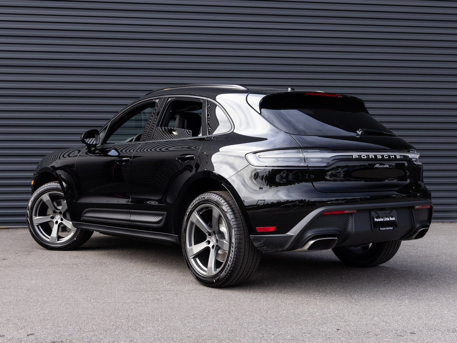 Certified 2026 Porsche Macan AWD/4WD image 3
