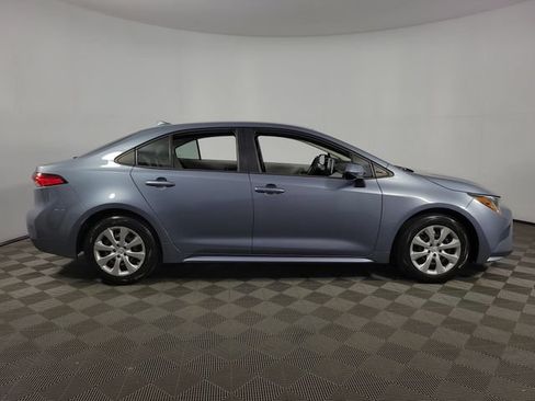 Used 2020 Toyota Corolla LE FWD image 11